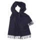 Stor mörkblå halsduk med tunna ränder