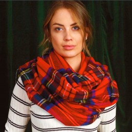 Stor skotskrutig scarf i röd