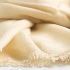 Benvit sjal i handvävd kashmir