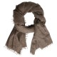 Stickad kashmir halsduk i naturlig taupe