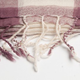 Rutig rosa och vit halsduk i ull